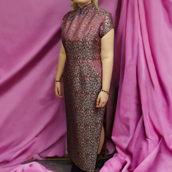 Woman's dress - Picture 7 of 7